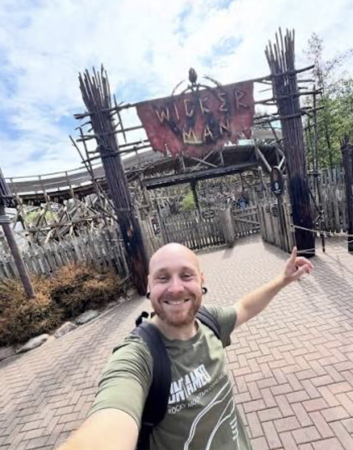 Coastertog at the Wicker Man entrance sign